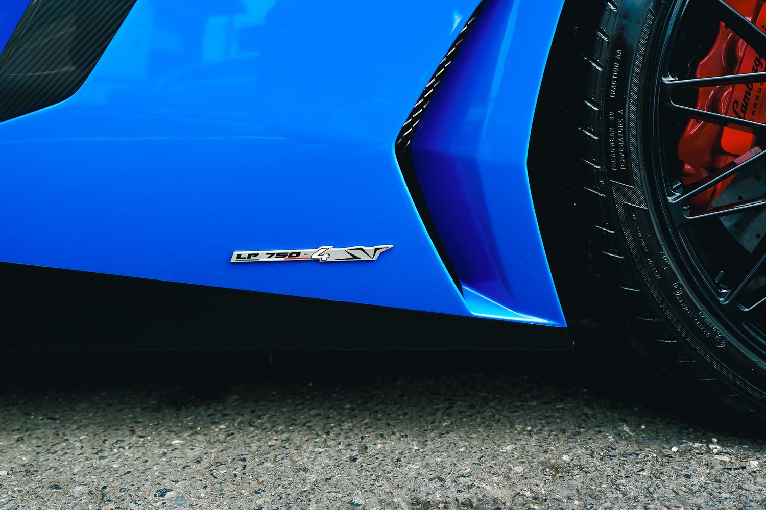 Lamborghini Aventador  LP750-4 SV Roadster SV Roadster