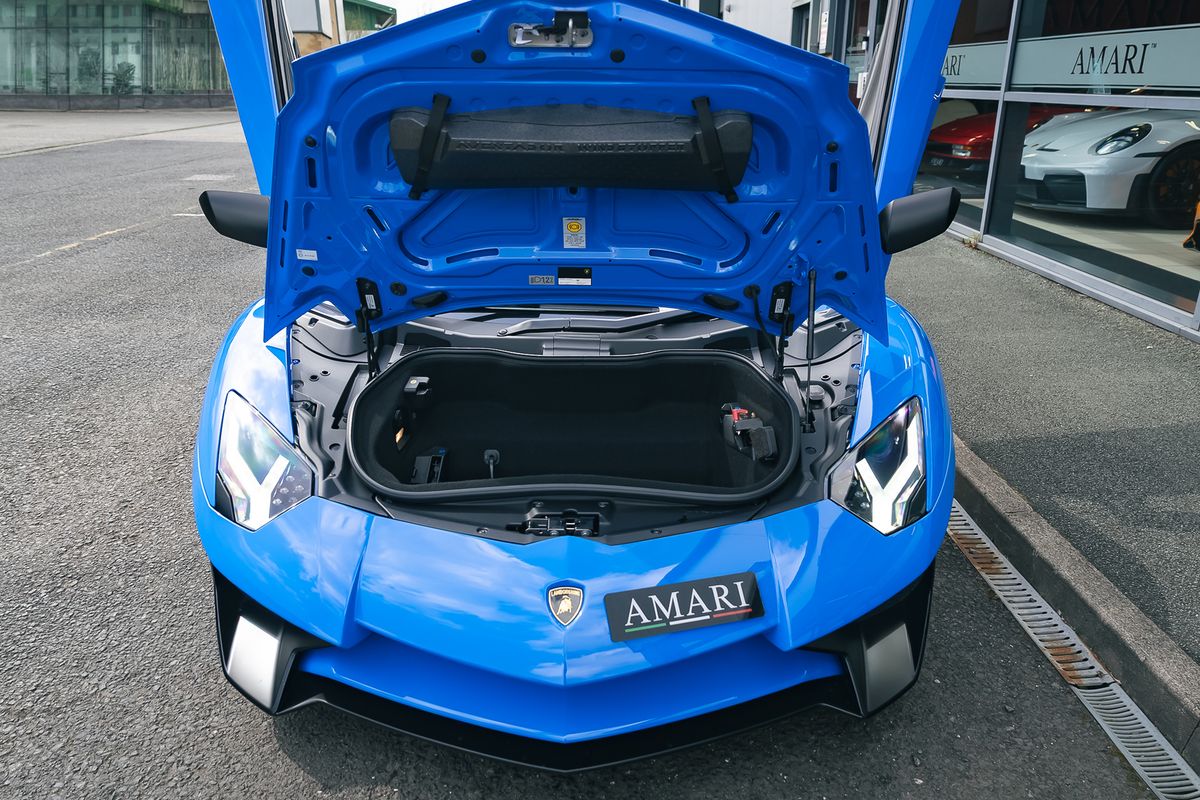 Lamborghini Aventador  LP750-4 SV Roadster SV Roadster
