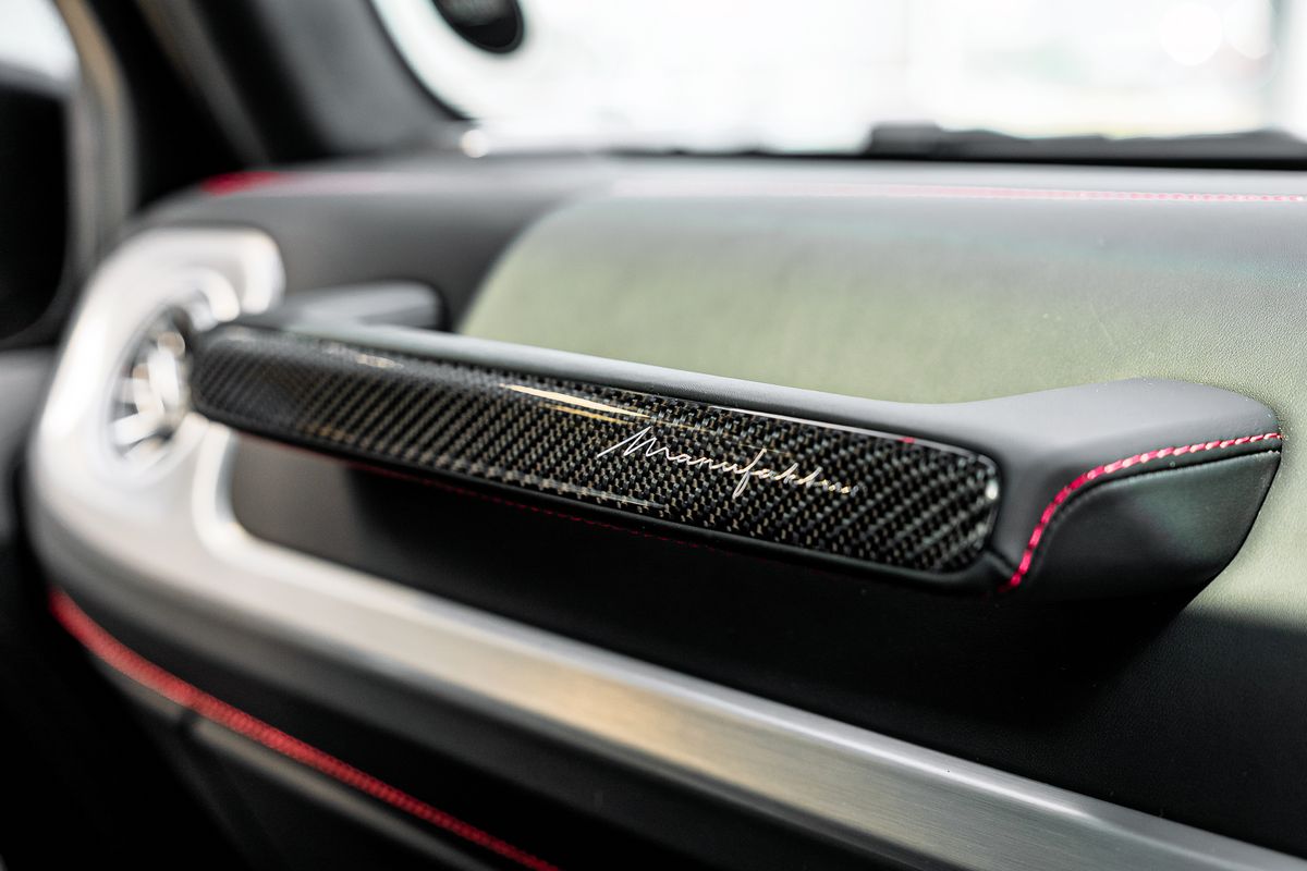 MERCEDES BENZ G63 Magno MANUFAKTUR 4.0-litre twin-turbocharged V8