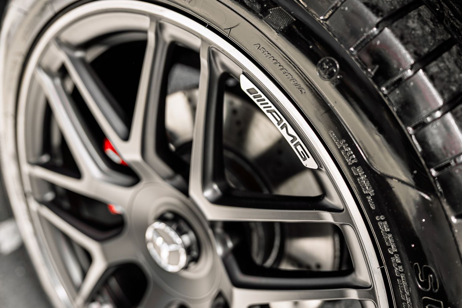 Mercedes Benz G63 Magno MANUFAKTUR 4.0-litre twin-turbocharged V8