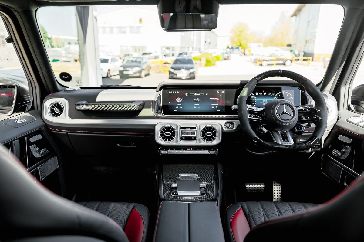 MERCEDES BENZ G63 Magno MANUFAKTUR 4.0-litre twin-turbocharged V8