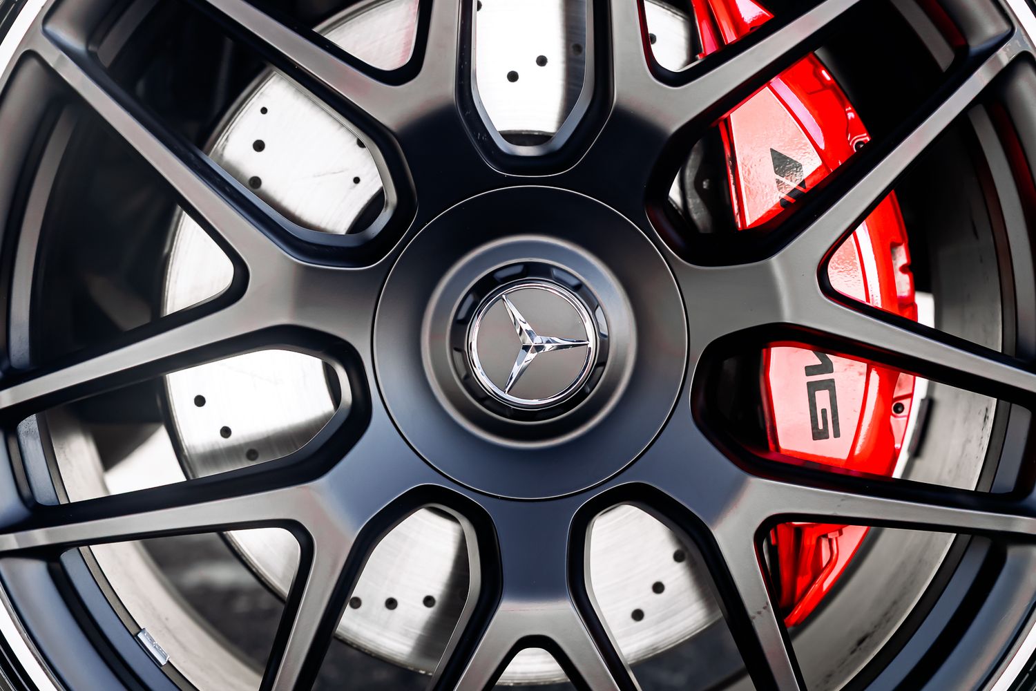 Mercedes Benz G63 Magno MANUFAKTUR 4.0-litre twin-turbocharged V8