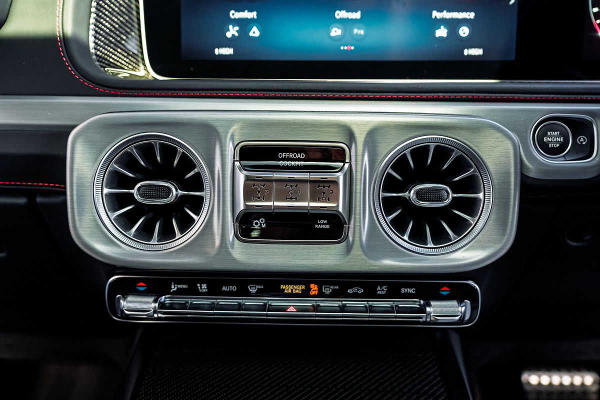 MERCEDES BENZ G63 Magno MANUFAKTUR 4.0-litre twin-turbocharged V8