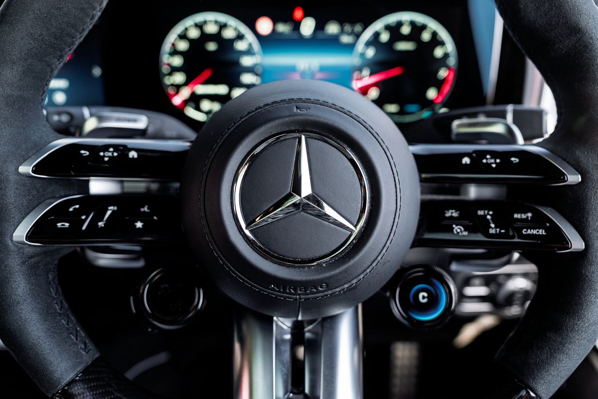 MERCEDES BENZ G63 Magno MANUFAKTUR 4.0-litre twin-turbocharged V8