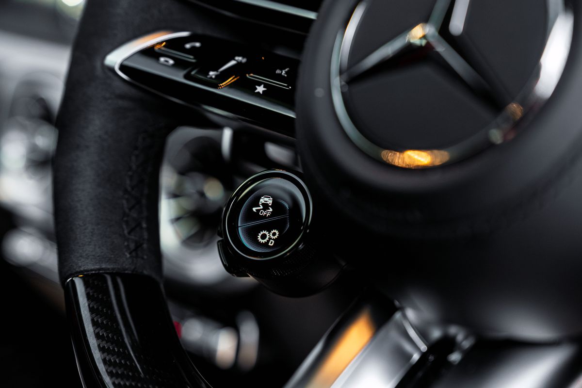 MERCEDES BENZ G63 Magno MANUFAKTUR 4.0-litre twin-turbocharged V8