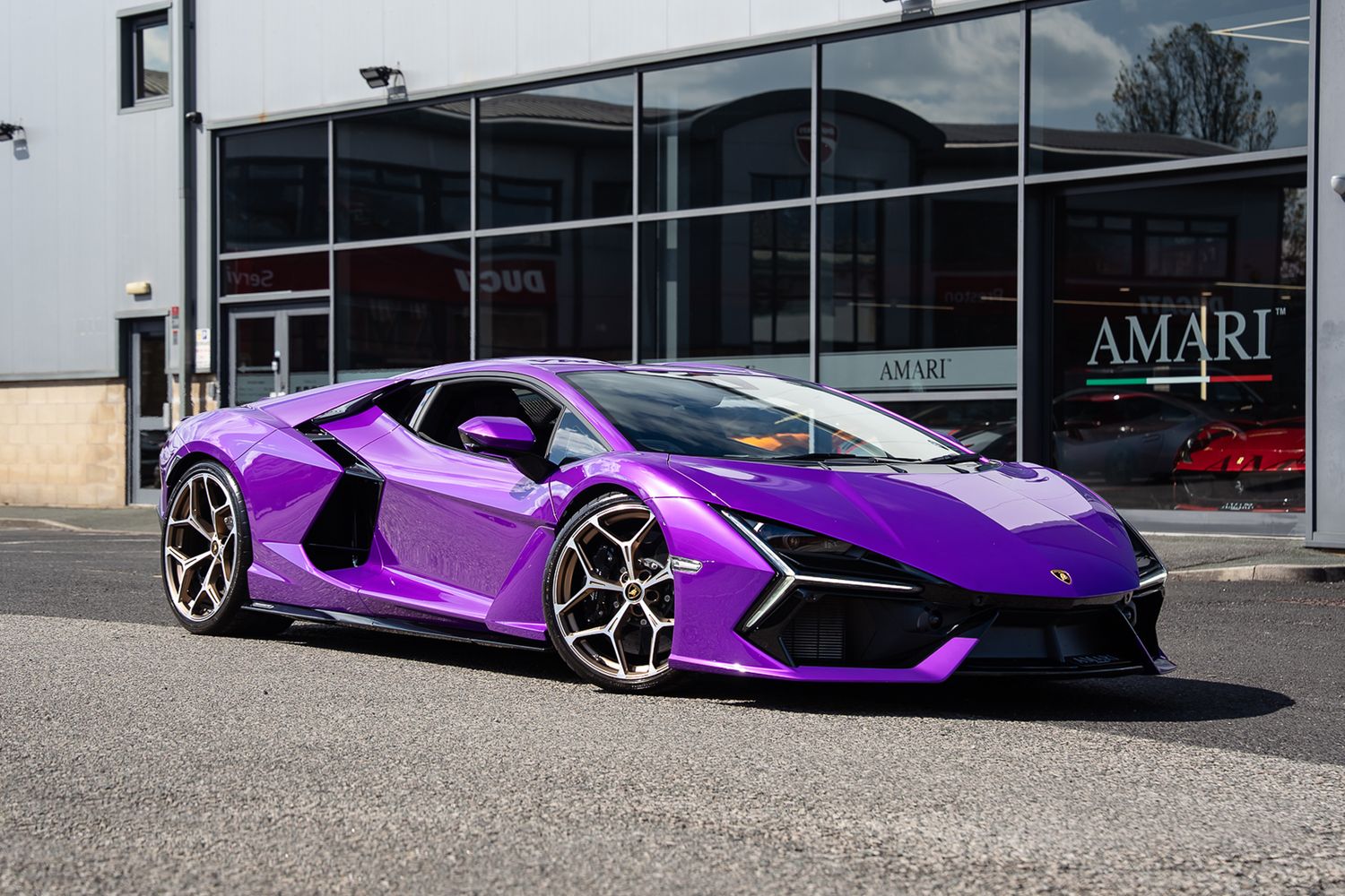 Lamborghini Revuelto