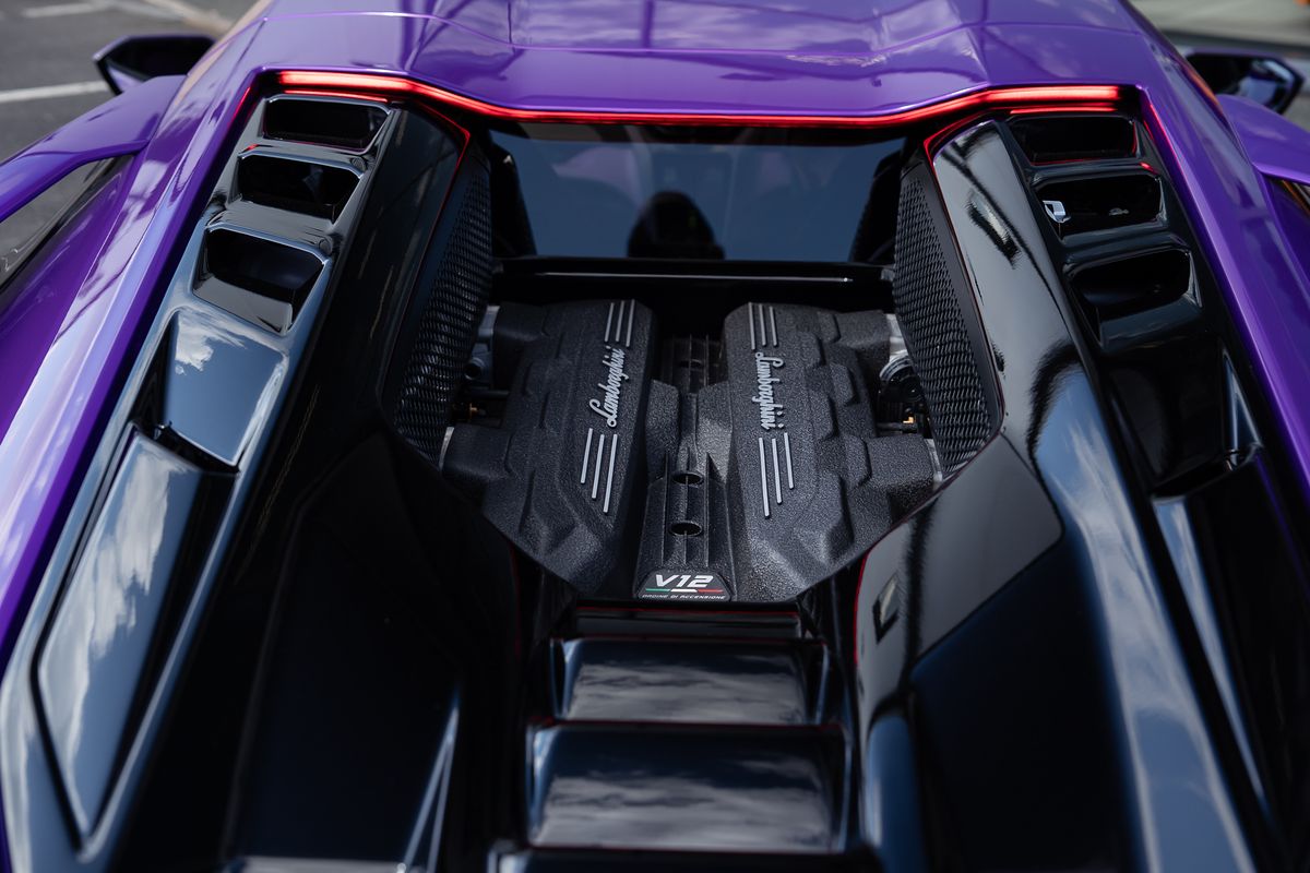 Lamborghini Revuelto