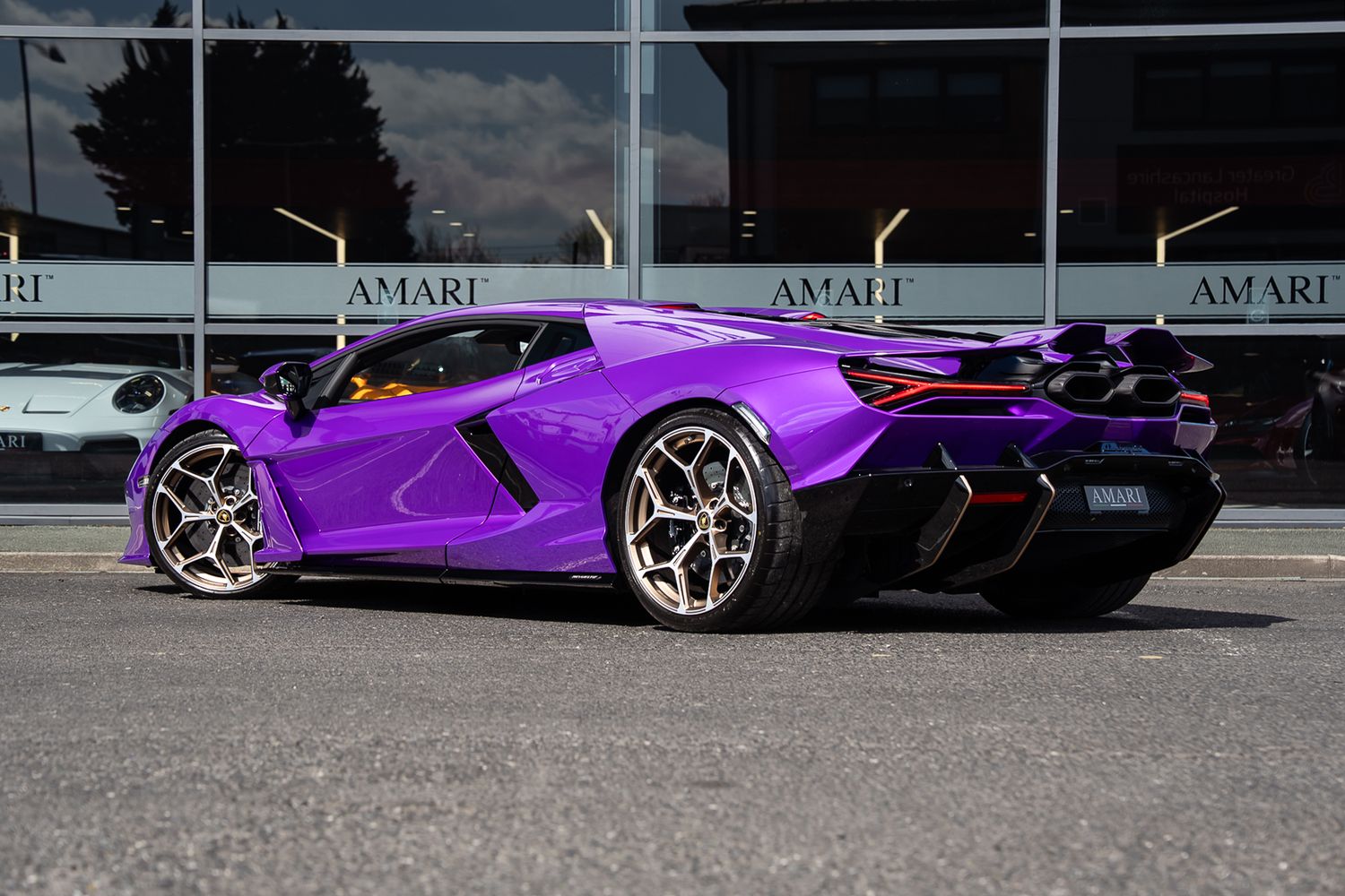 Lamborghini Revuelto