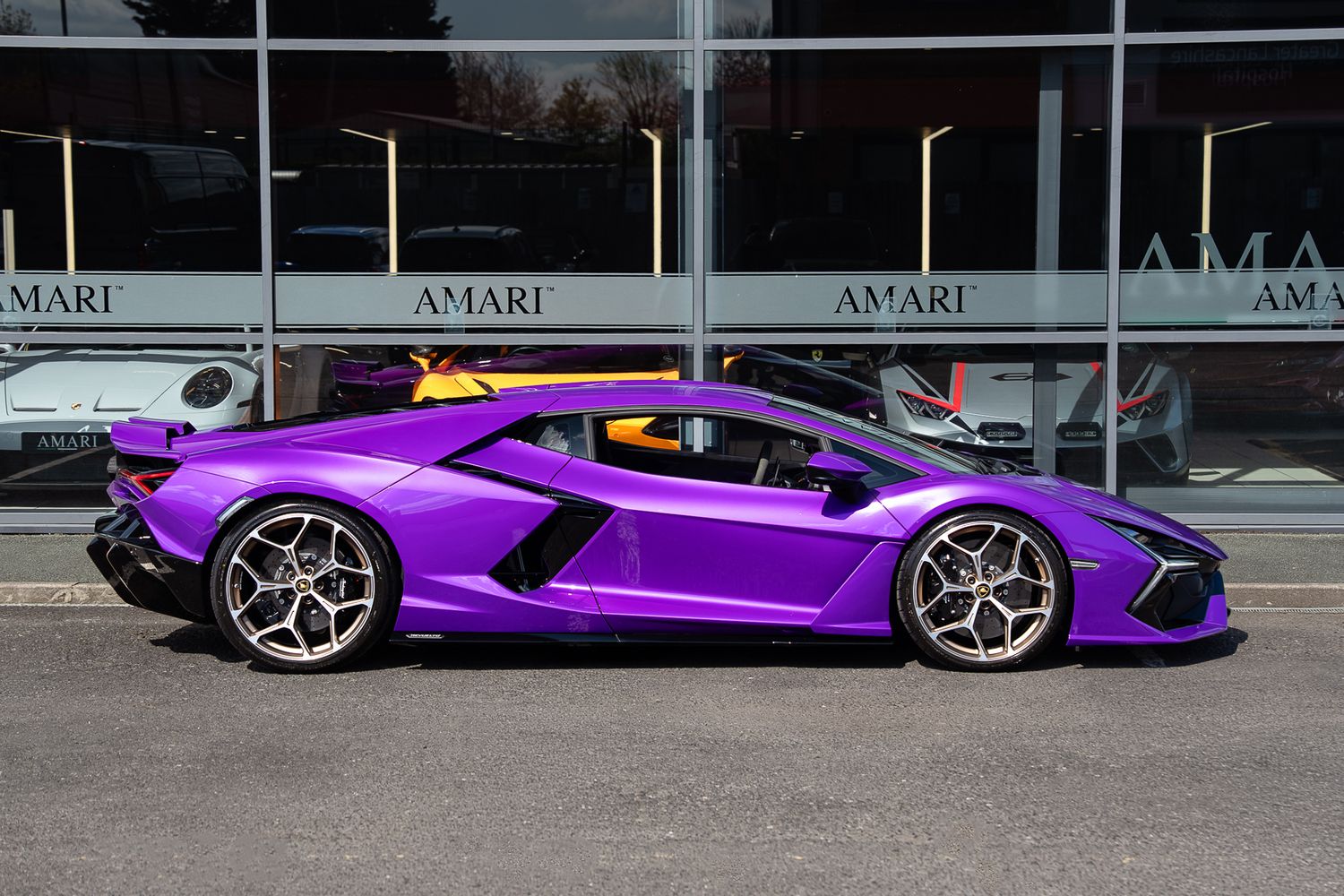 Lamborghini Revuelto