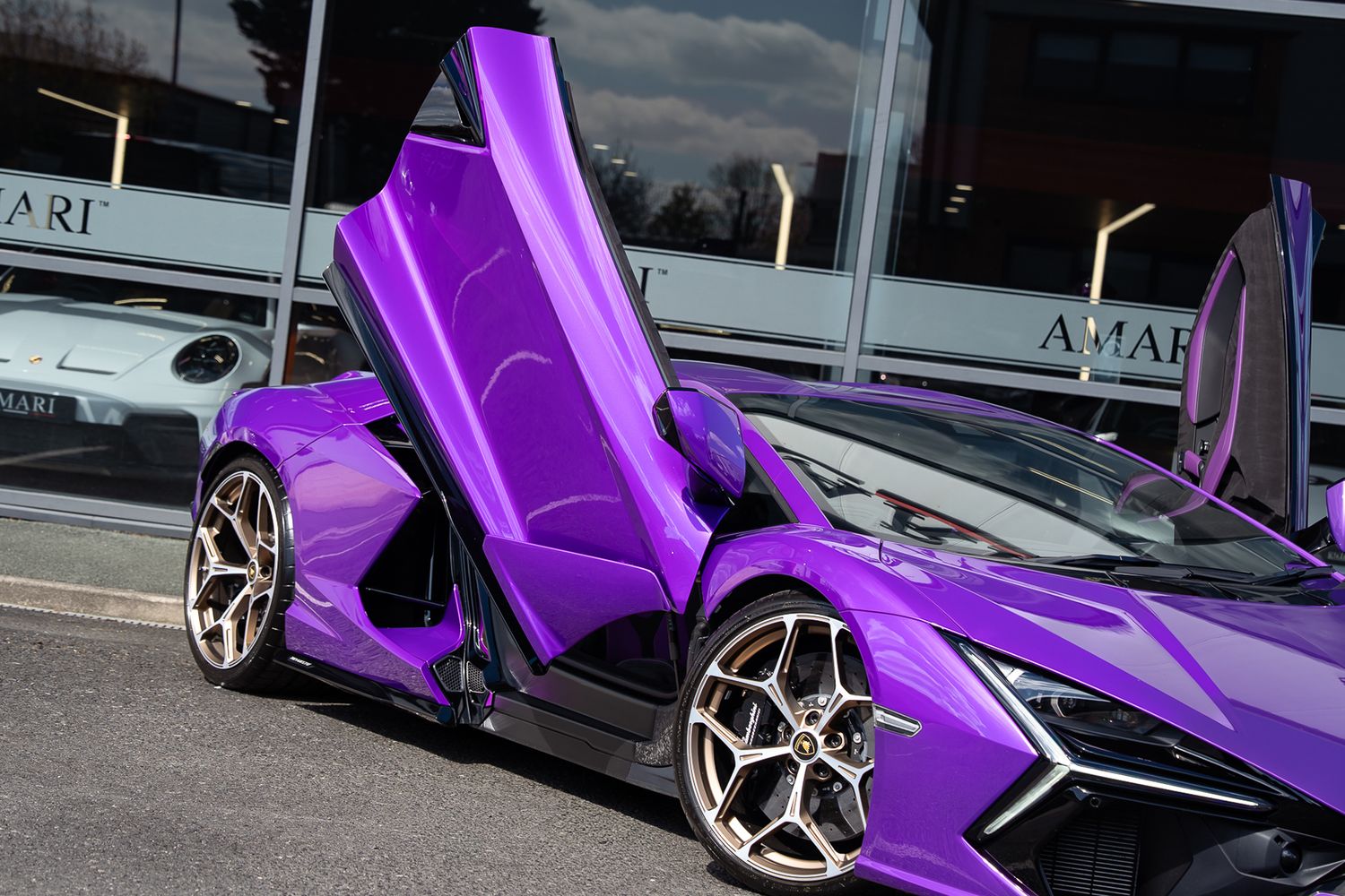 Lamborghini Revuelto