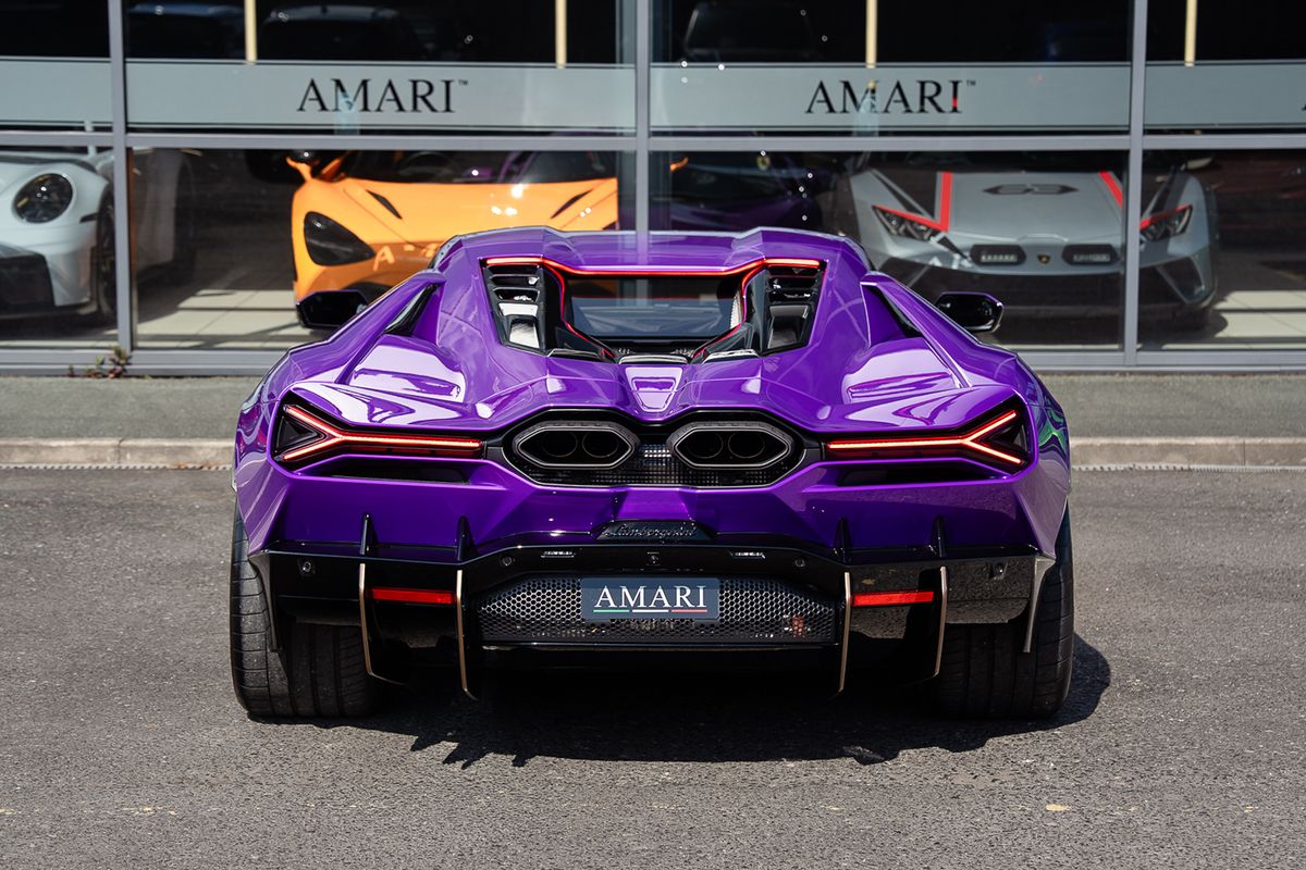 Lamborghini Revuelto