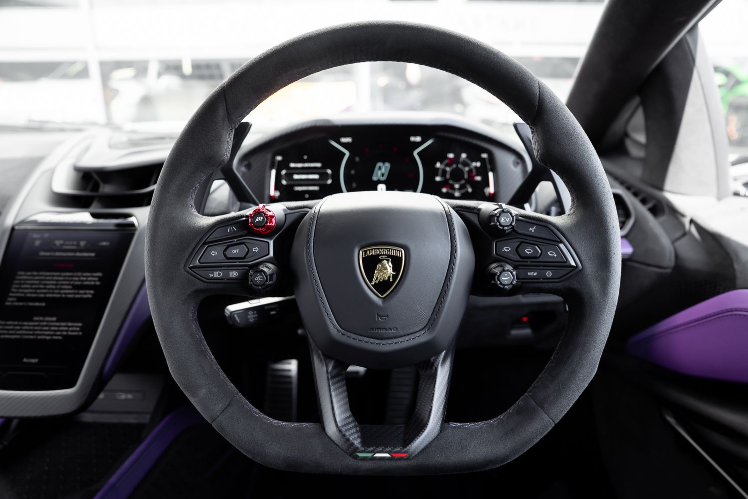 Lamborghini Revuelto