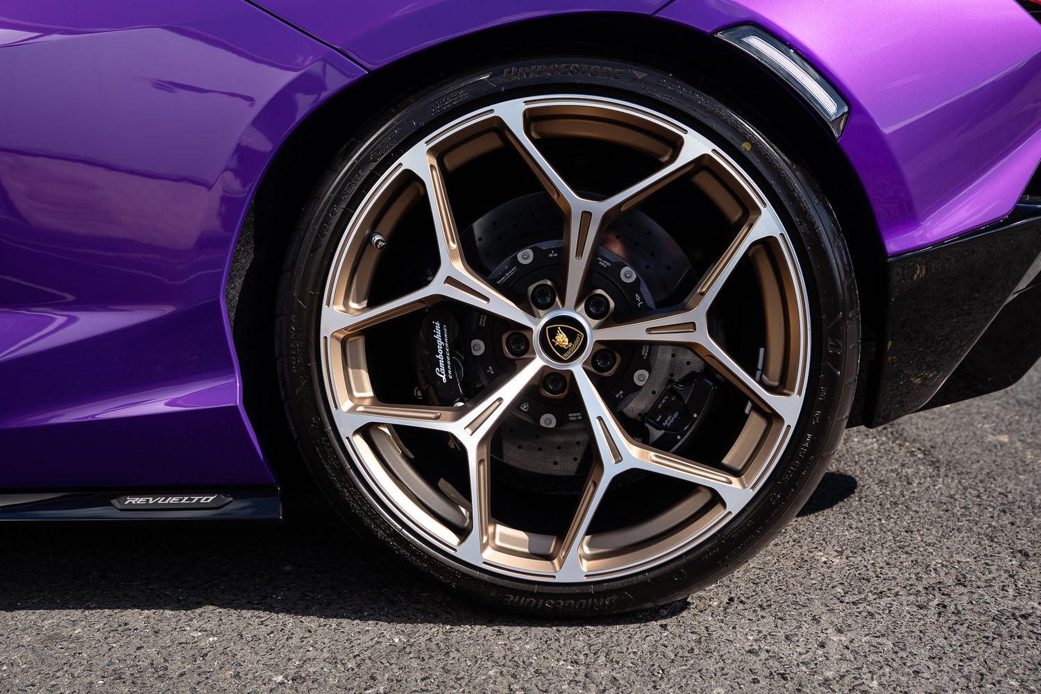 Lamborghini Revuelto