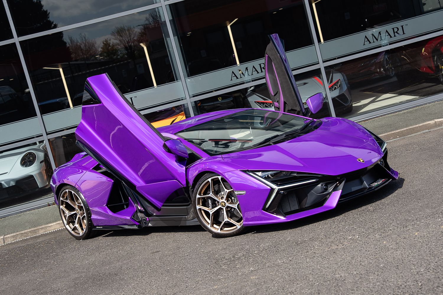 Lamborghini Revuelto