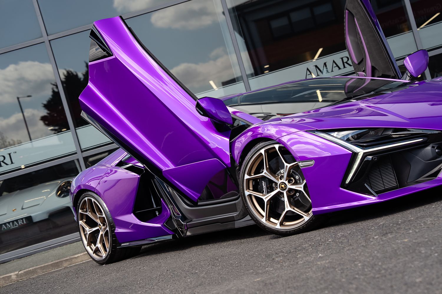 Lamborghini Revuelto