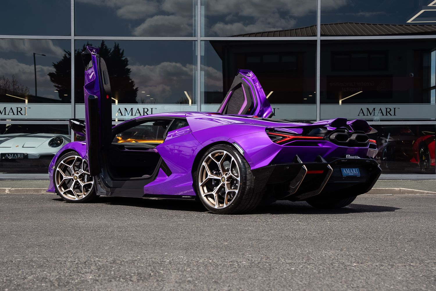 Lamborghini Revuelto