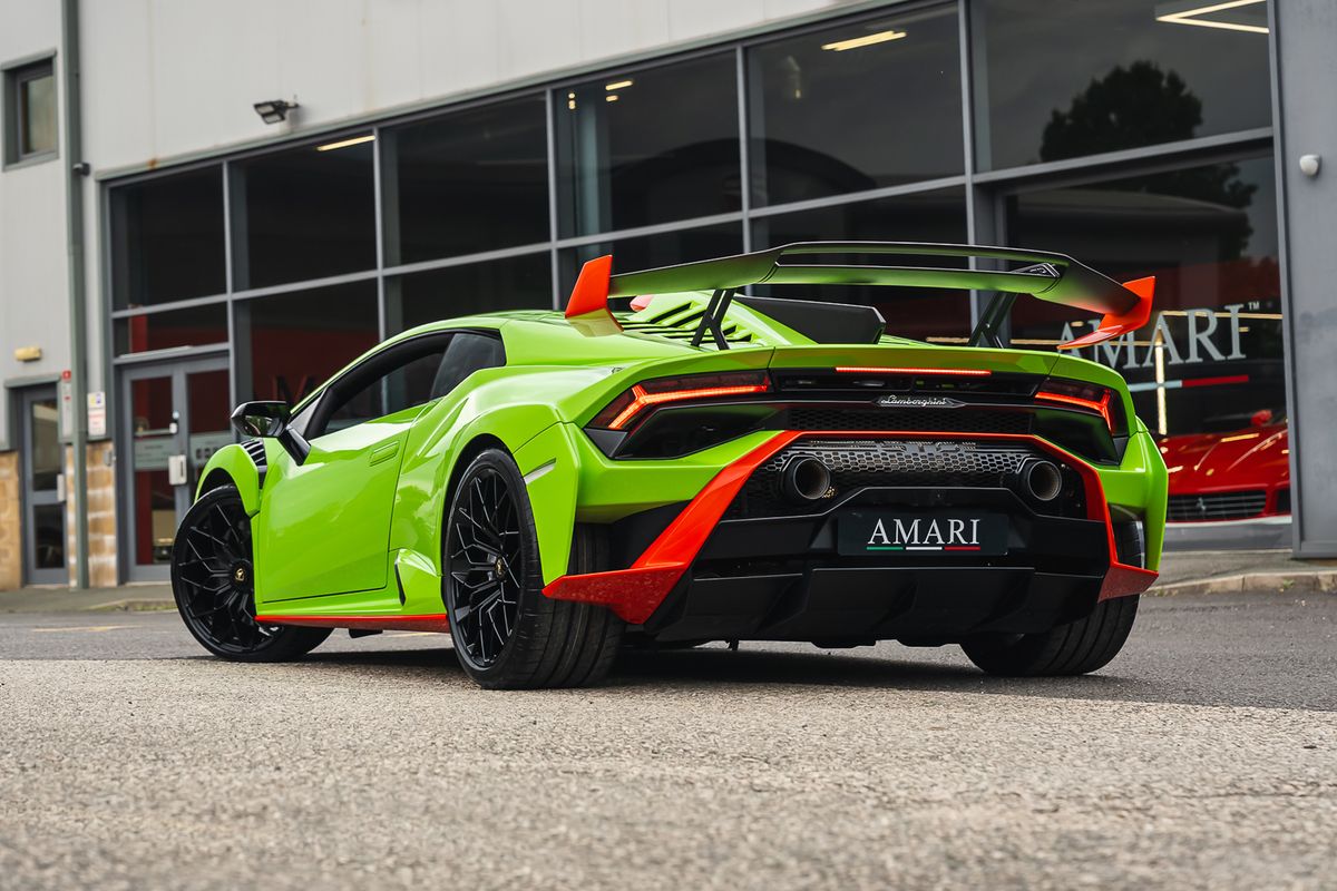 LAMBORGHINI HURACAN STO