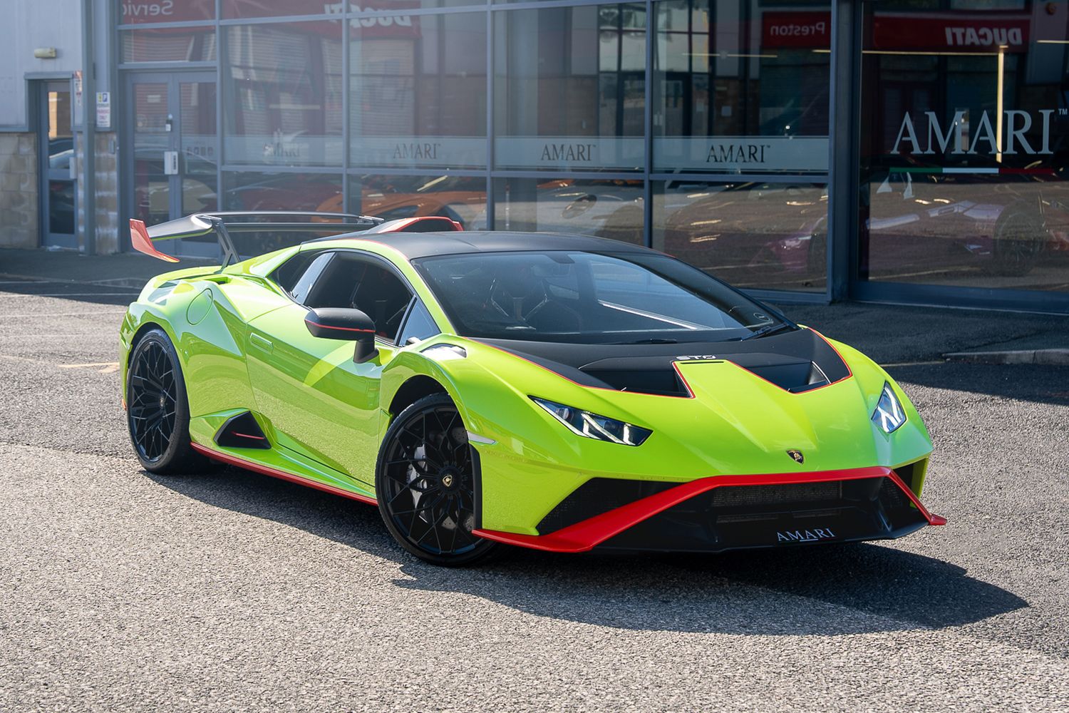 LAMBORGHINI HURACAN STO
