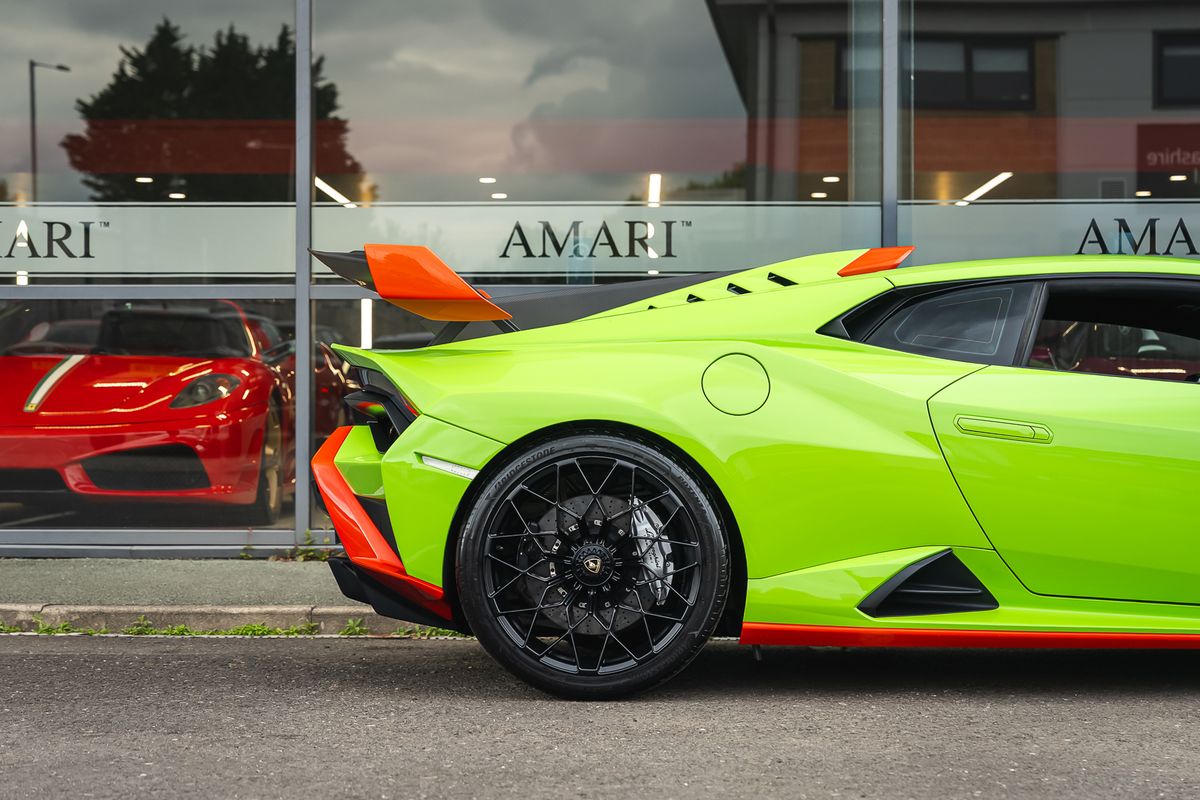 LAMBORGHINI HURACAN STO