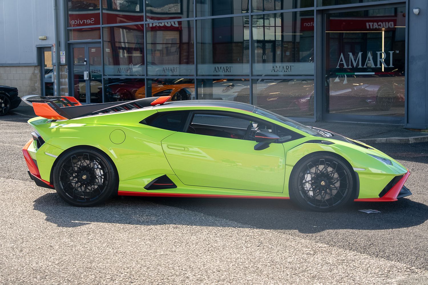 LAMBORGHINI HURACAN STO