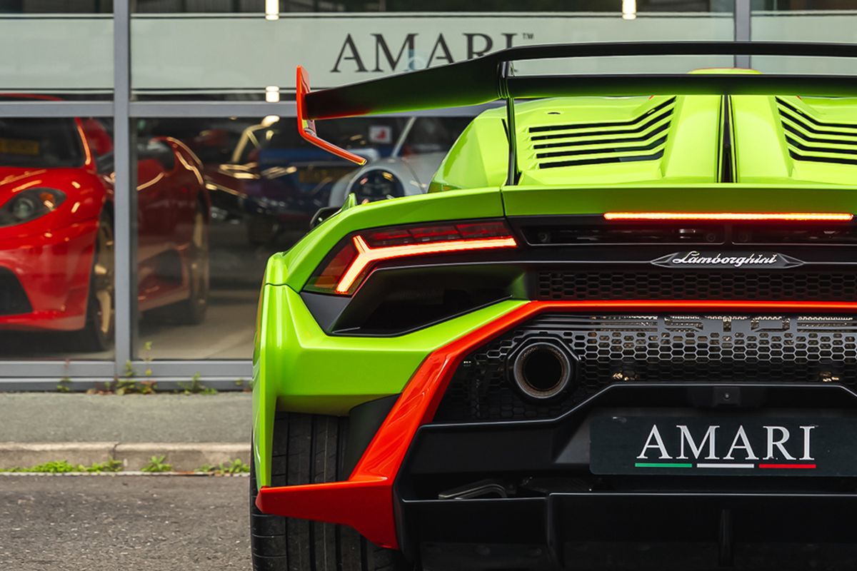 LAMBORGHINI HURACAN STO