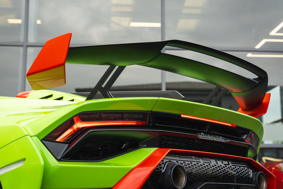 LAMBORGHINI HURACAN STO