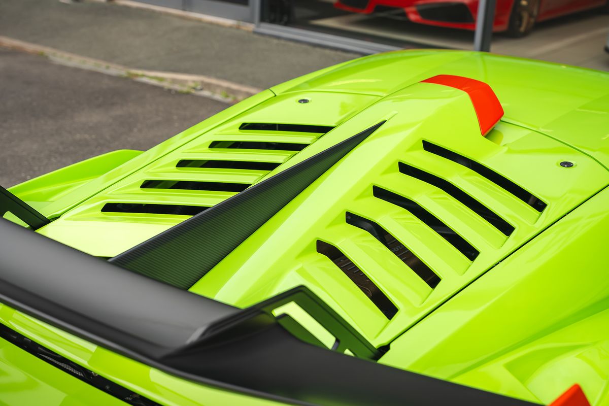 LAMBORGHINI HURACAN STO