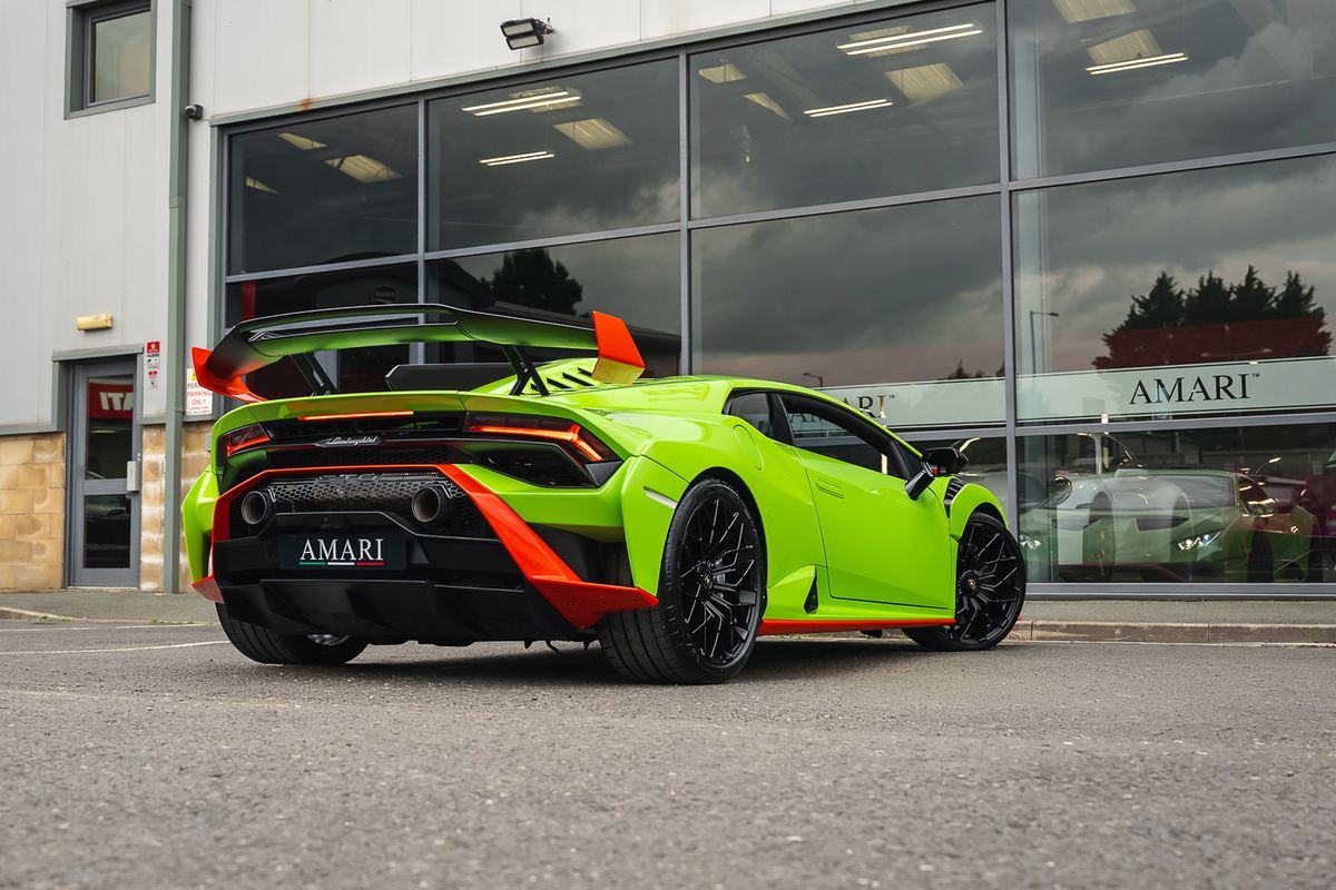 LAMBORGHINI HURACAN STO