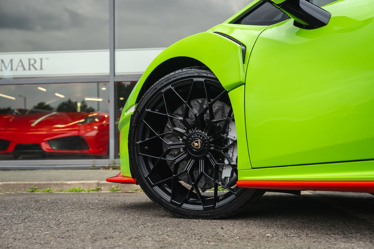 LAMBORGHINI HURACAN STO