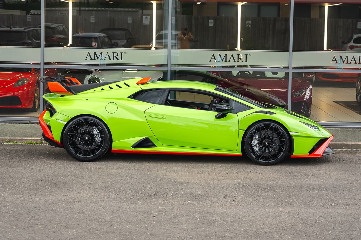 LAMBORGHINI HURACAN STO