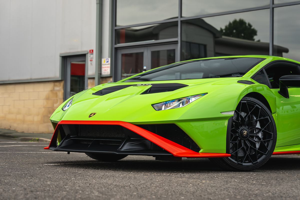 LAMBORGHINI HURACAN STO