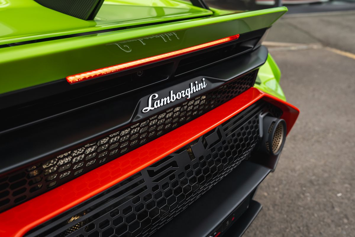 LAMBORGHINI HURACAN STO
