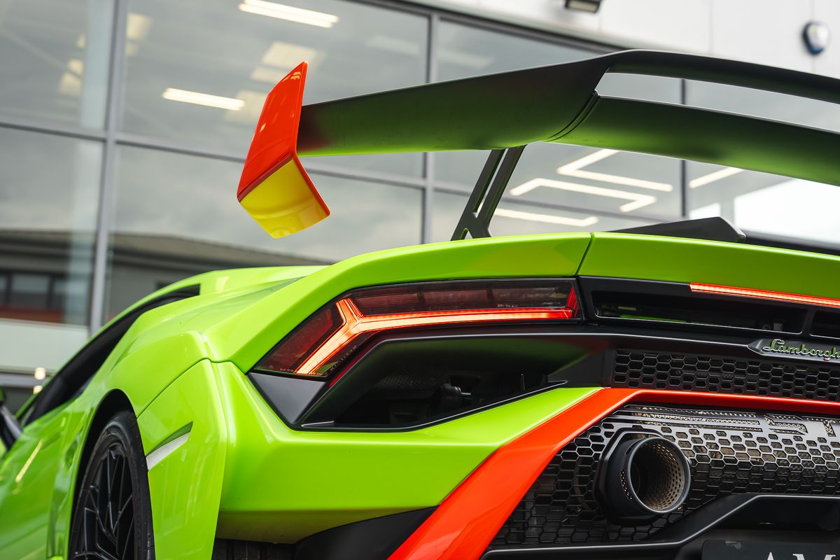 LAMBORGHINI HURACAN STO
