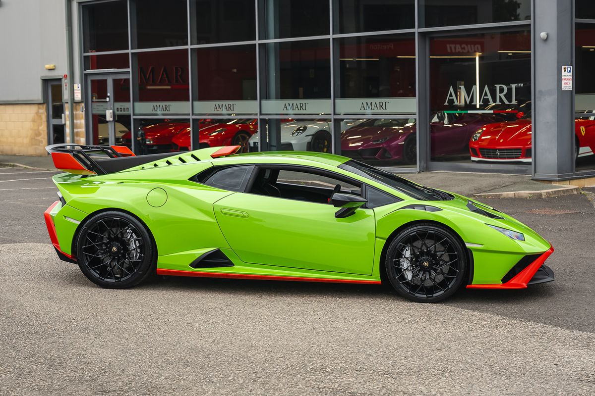 LAMBORGHINI HURACAN STO
