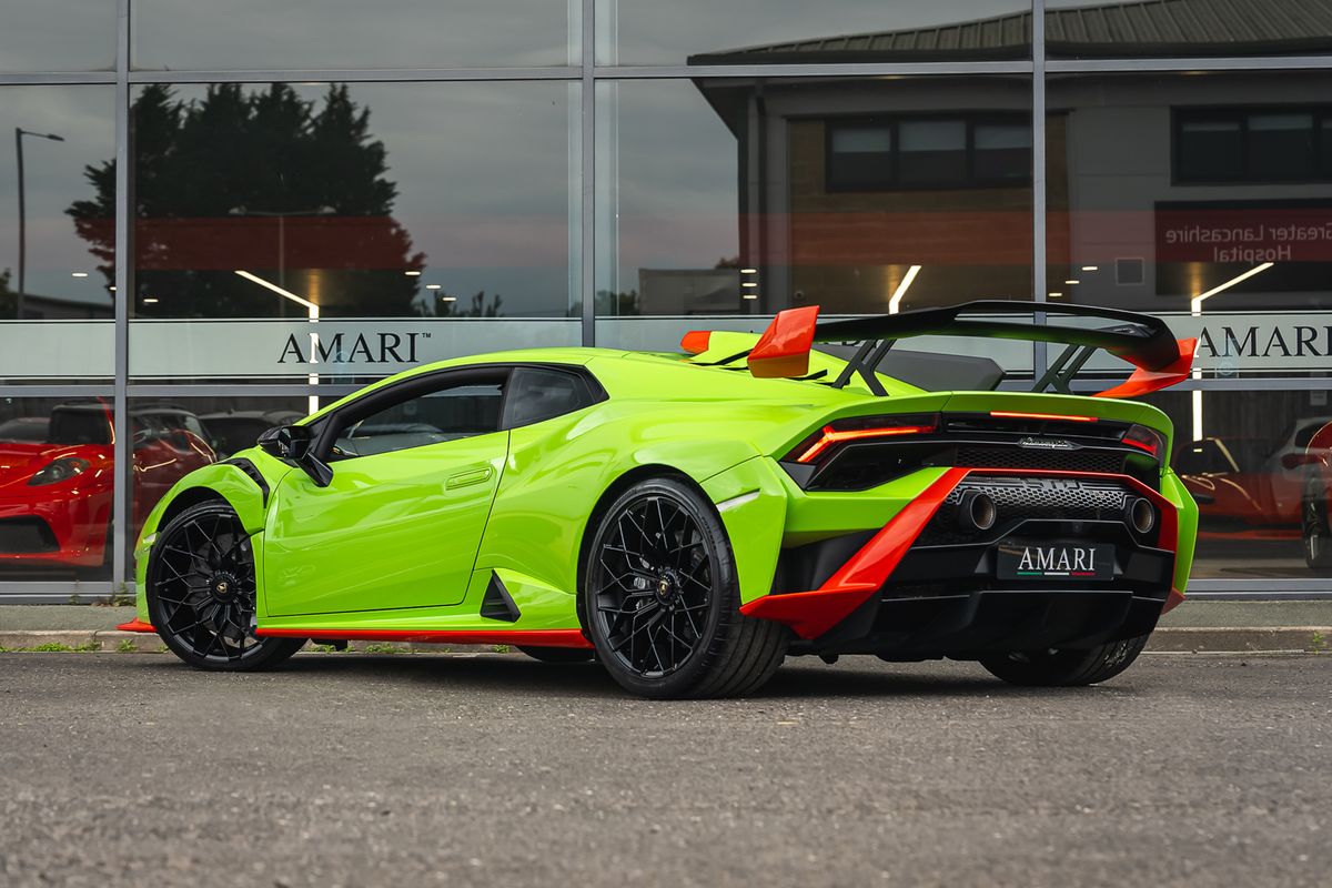 LAMBORGHINI HURACAN STO