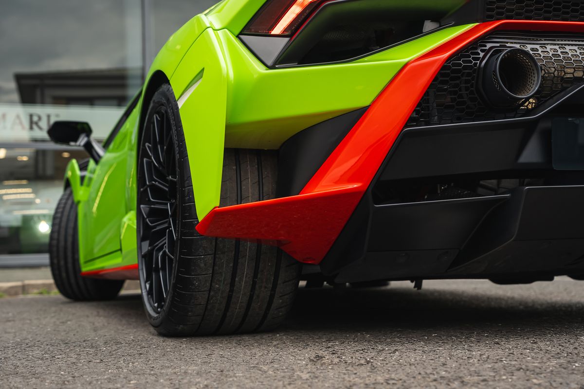 LAMBORGHINI HURACAN STO