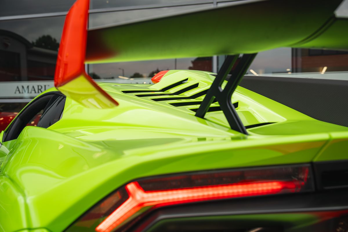 LAMBORGHINI HURACAN STO