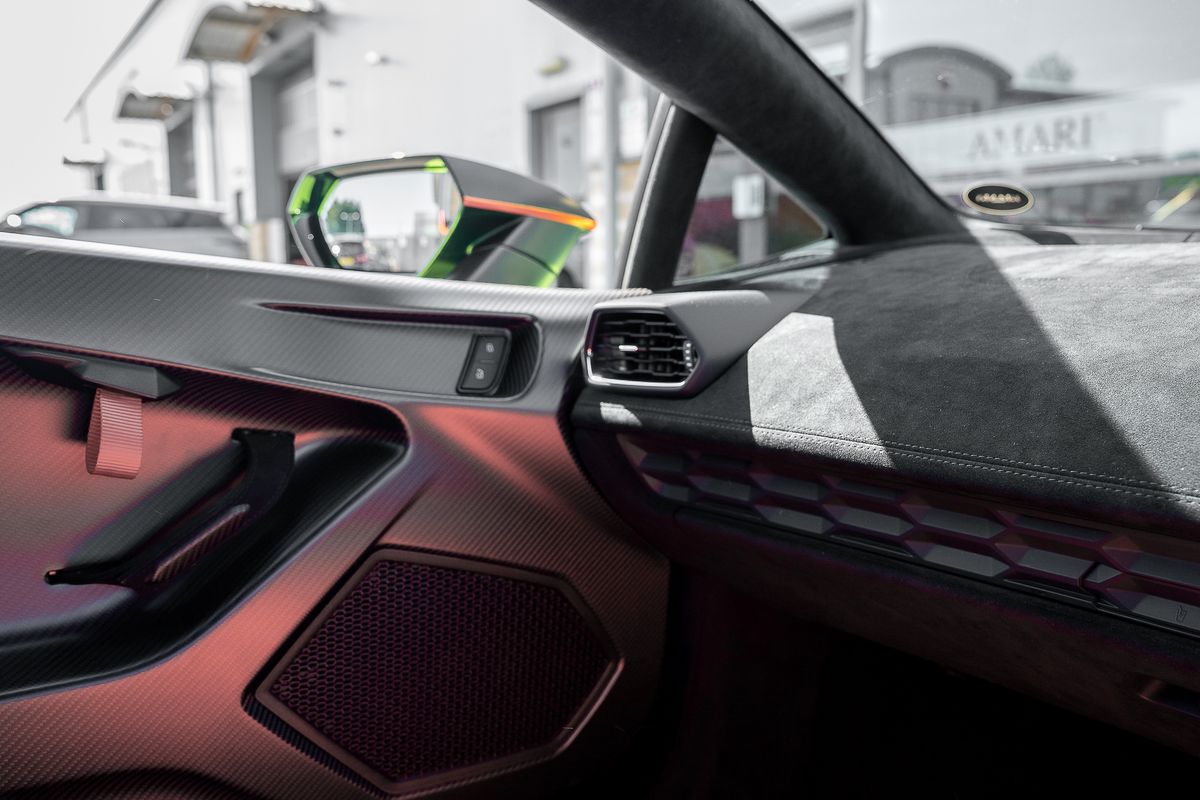 LAMBORGHINI HURACAN STO