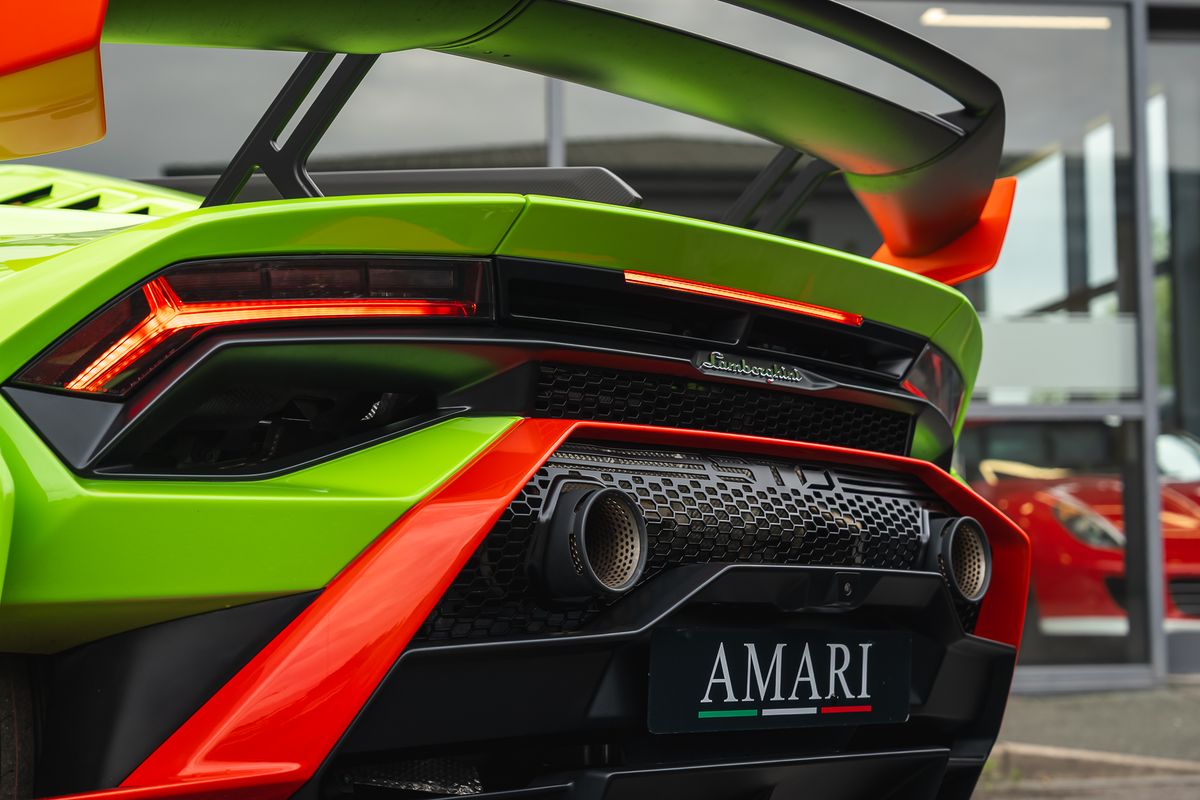 LAMBORGHINI HURACAN STO