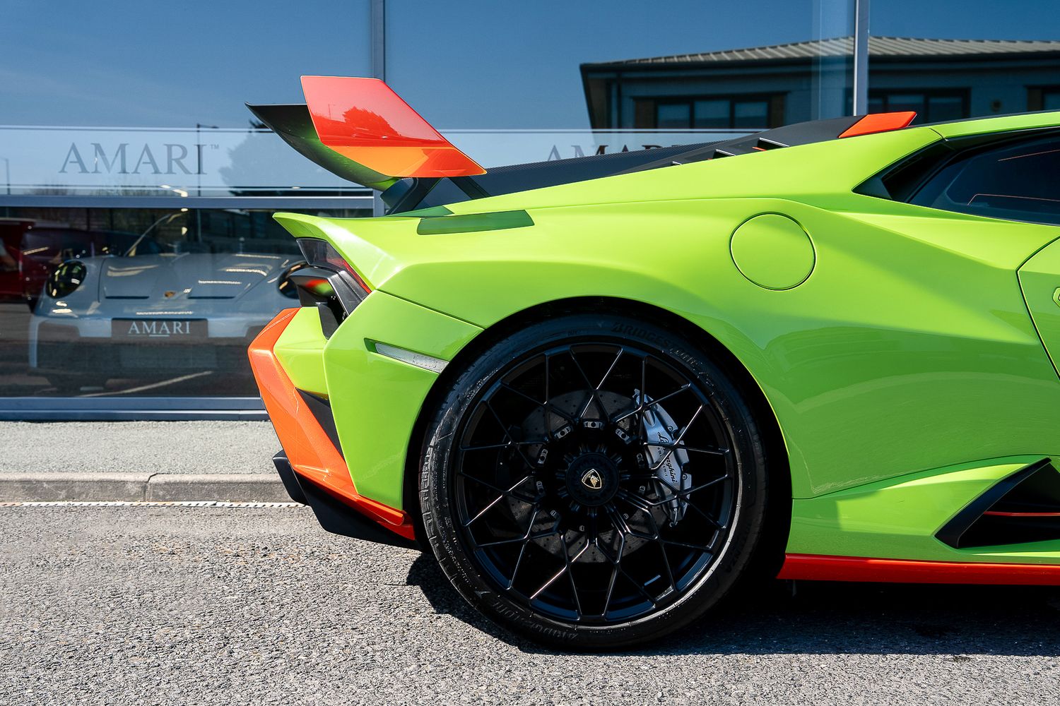 LAMBORGHINI HURACAN STO