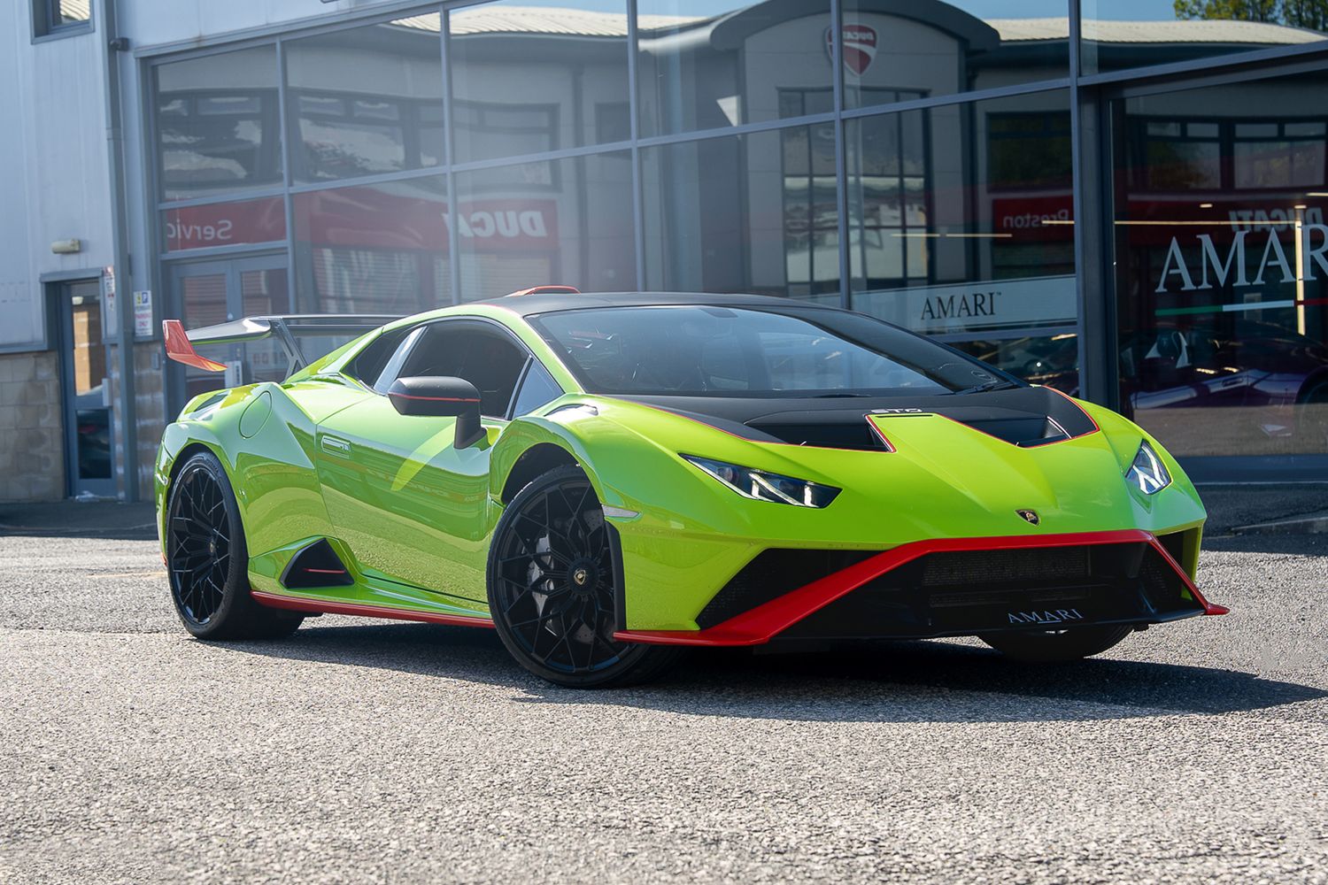 LAMBORGHINI HURACAN STO