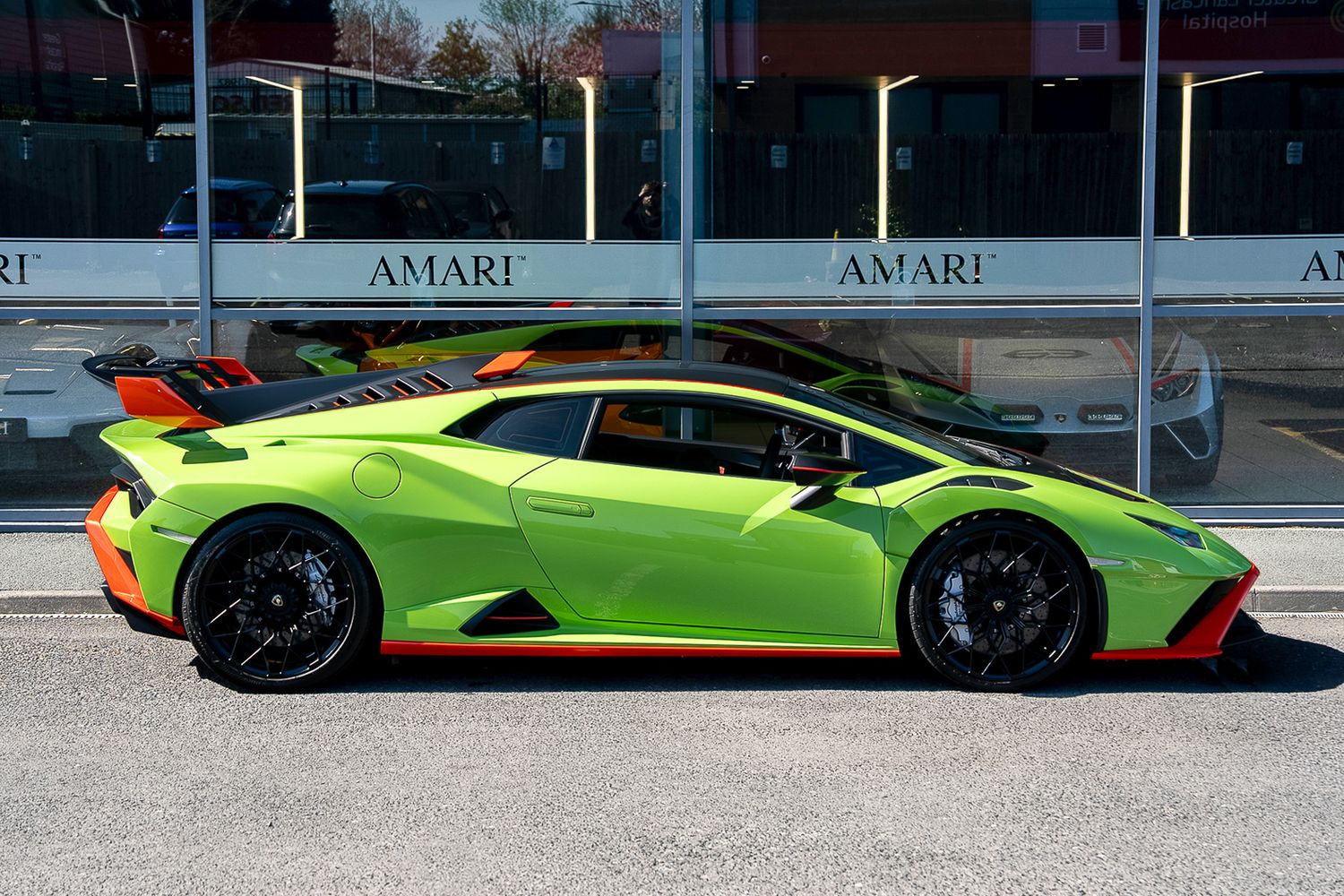 LAMBORGHINI HURACAN STO