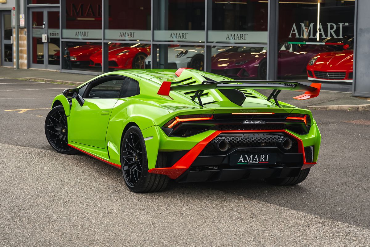 LAMBORGHINI HURACAN STO