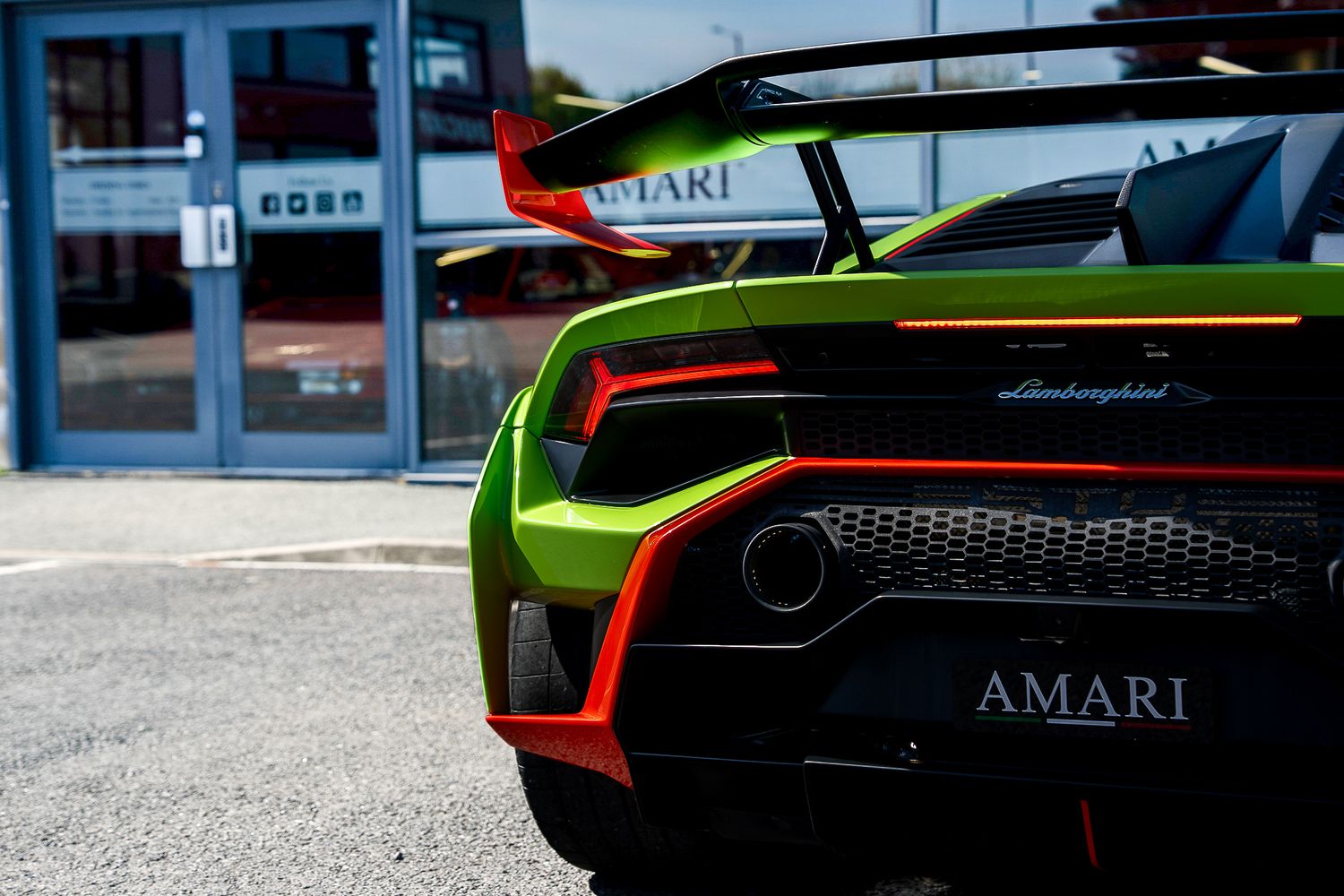 LAMBORGHINI HURACAN STO