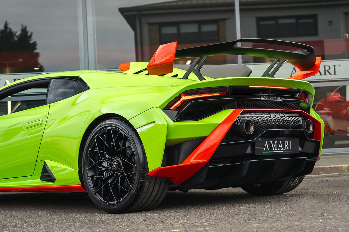 LAMBORGHINI HURACAN STO