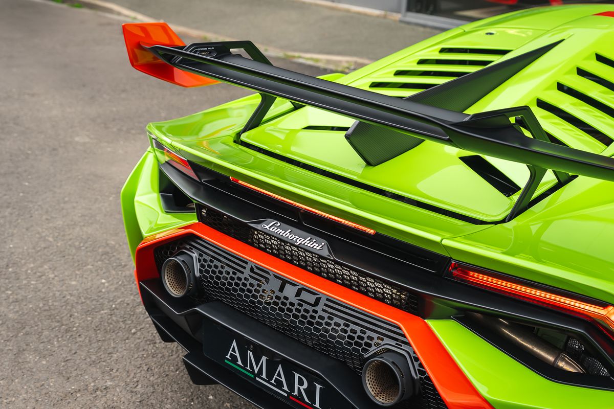 LAMBORGHINI HURACAN STO