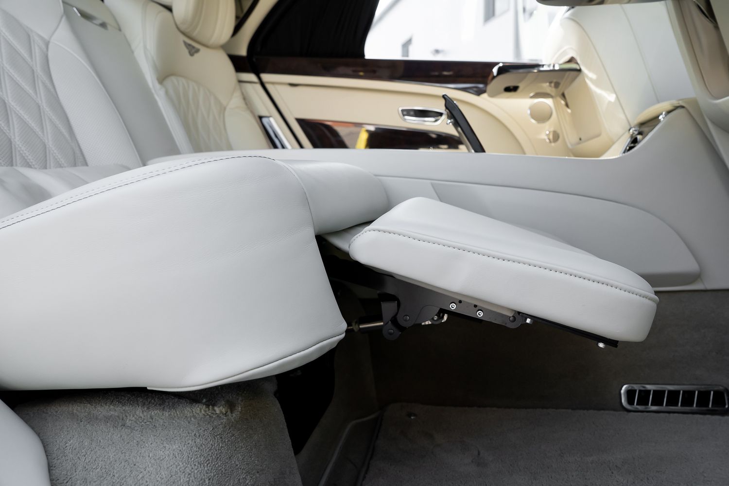 Bentley Mulsanne EWB Mulliner – Centenary Specification V8 Extended Wheelbase