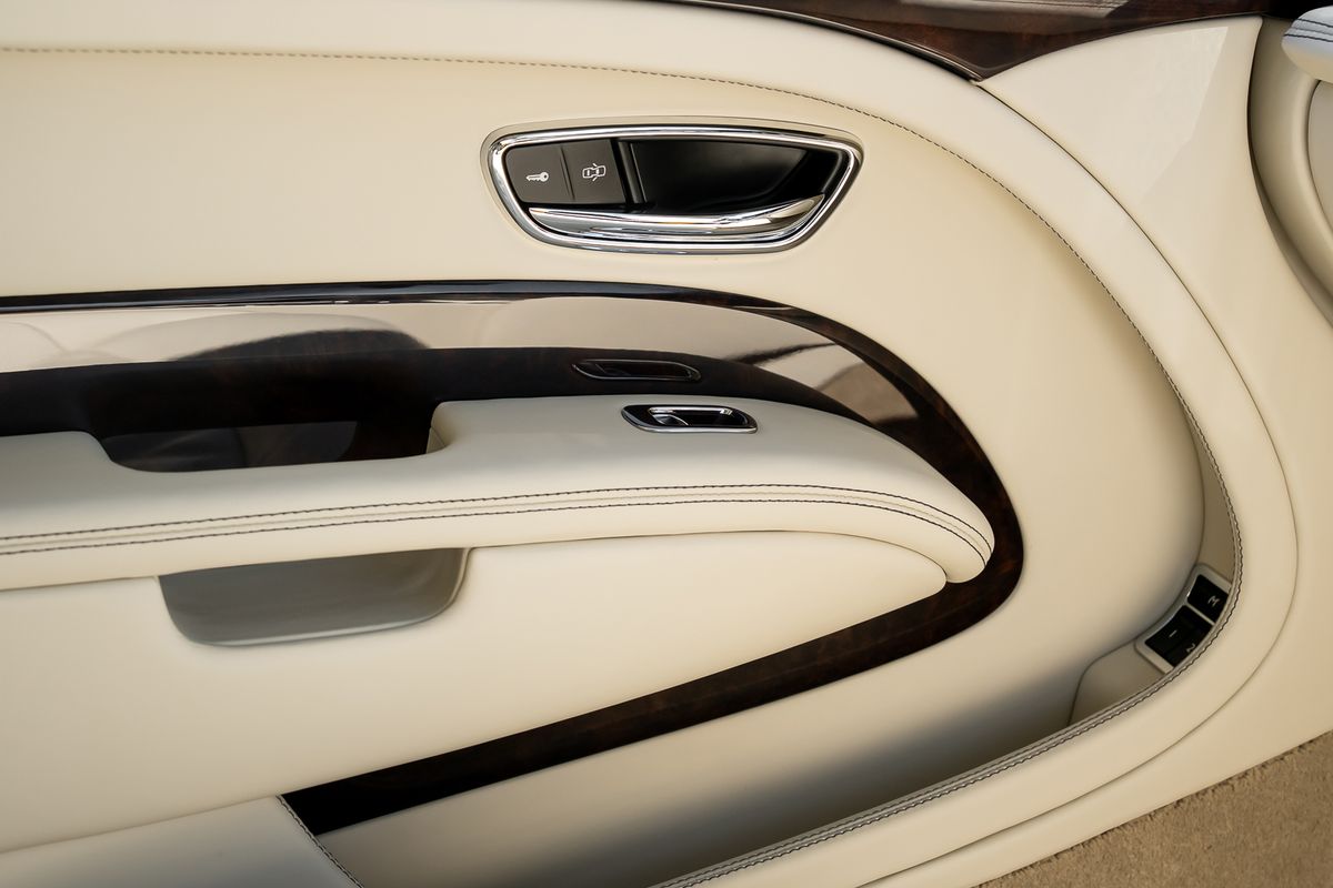 Bentley Mulsanne EWB Mulliner – Centenary Specification V8 Extended Wheelbase