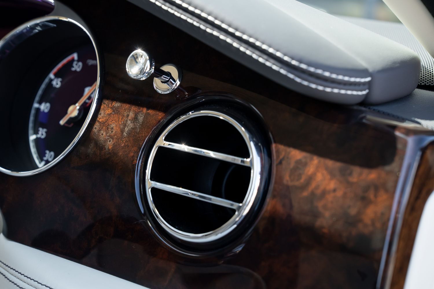 Bentley Mulsanne EWB Mulliner – Centenary Specification V8 Extended Wheelbase