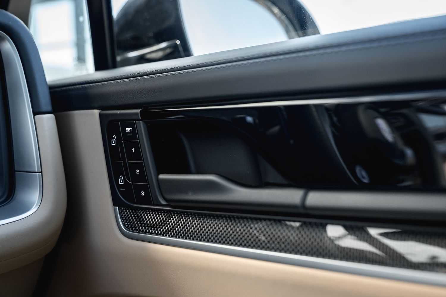 Porsche Cayenne V6 E-Hybrid Auto V6 E-Hybrid